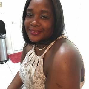 Meet your Posher, Angeline